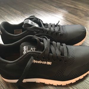 Reebok Sneakers